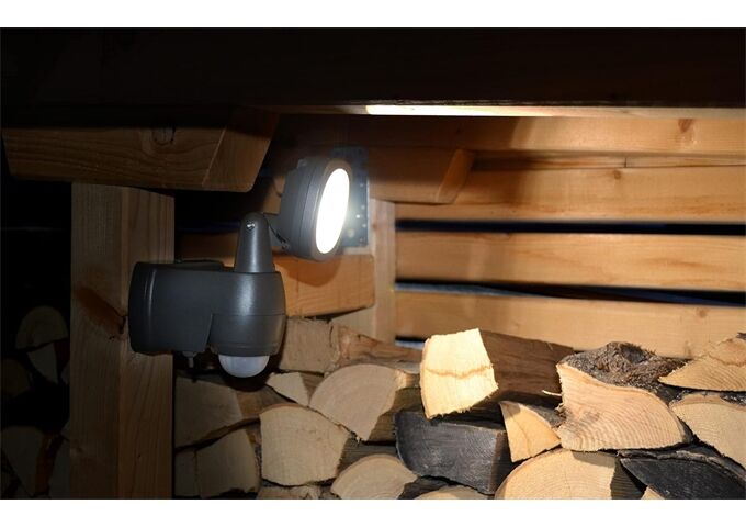 Brennenstuhl Batterie LED Strahler LUFOS 440lm,5000K, PIR, IP44